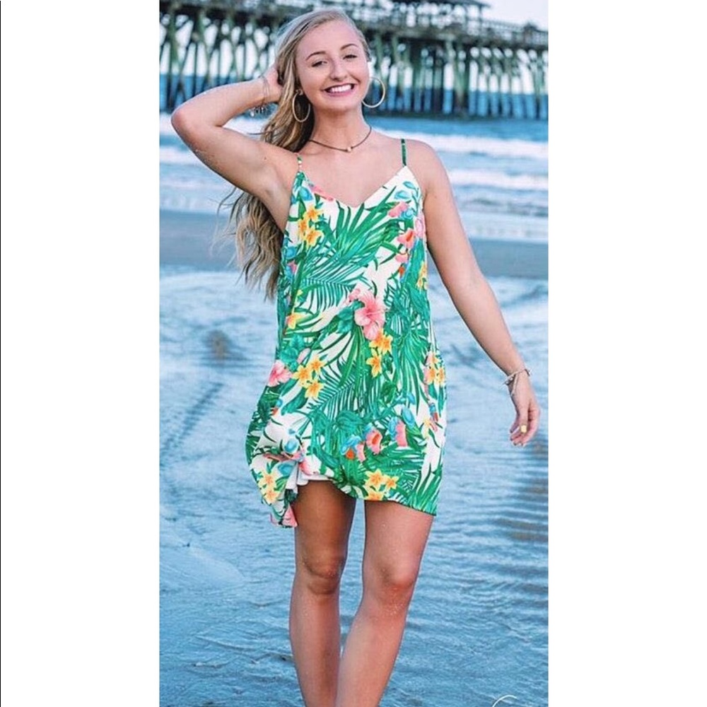 Beautiful & bright tropical boutique dress